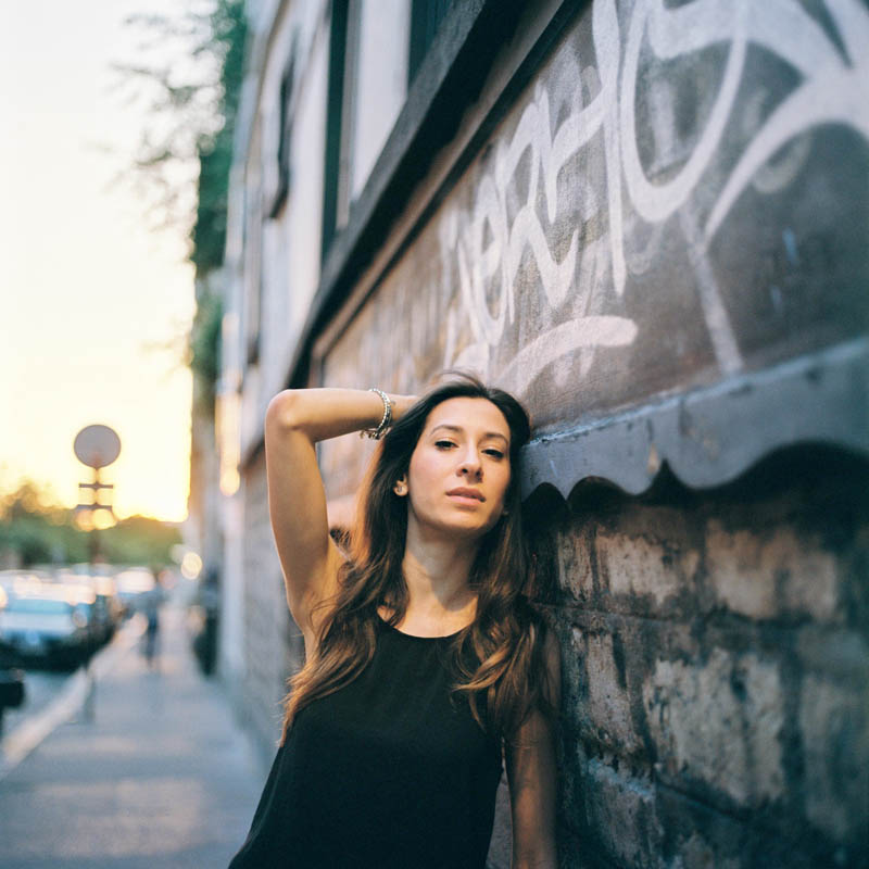Portrait Gaia à Montmartre - Lika Banshoya - Photographe portrait
